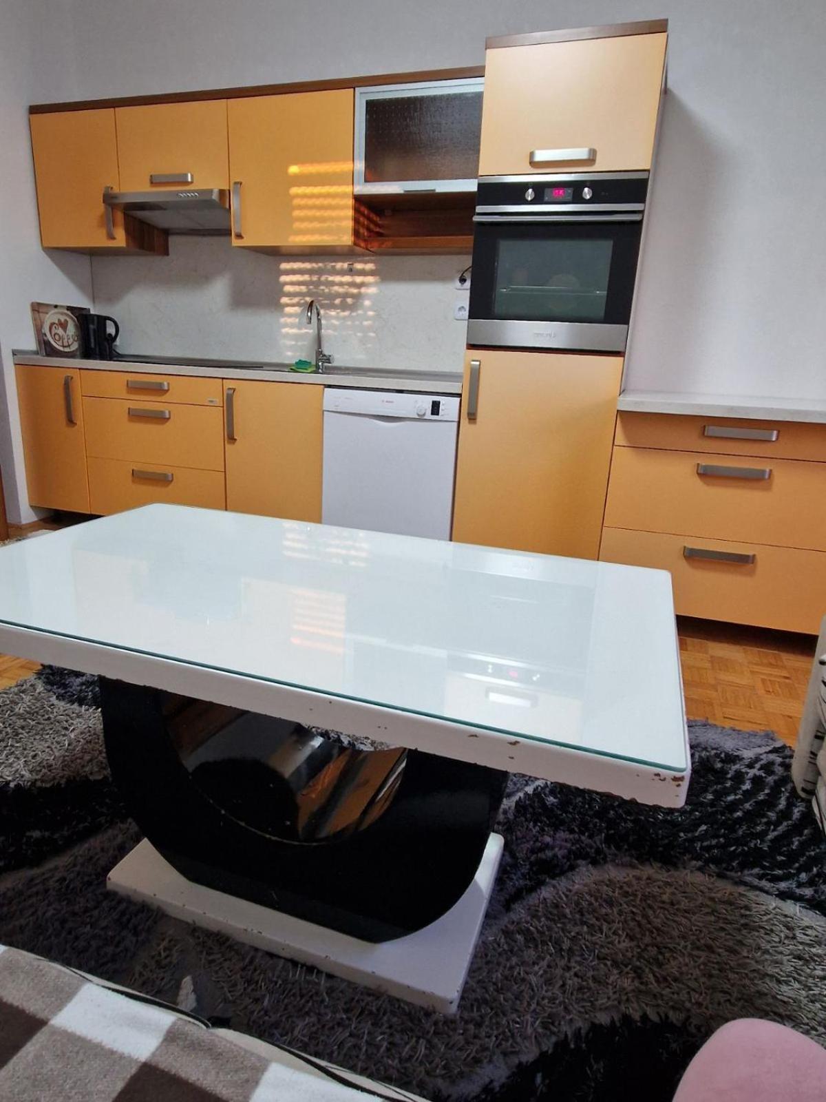 Apartma-Sobe Lejla วิพาวา ภายนอก รูปภาพ