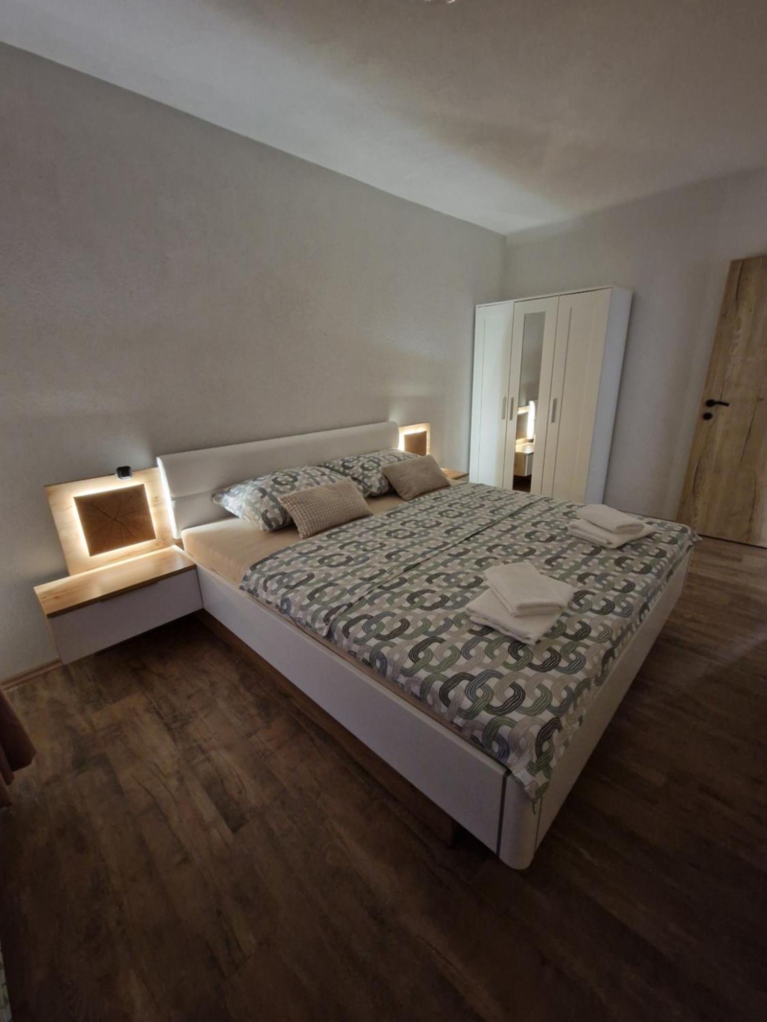 Apartma-Sobe Lejla วิพาวา ภายนอก รูปภาพ