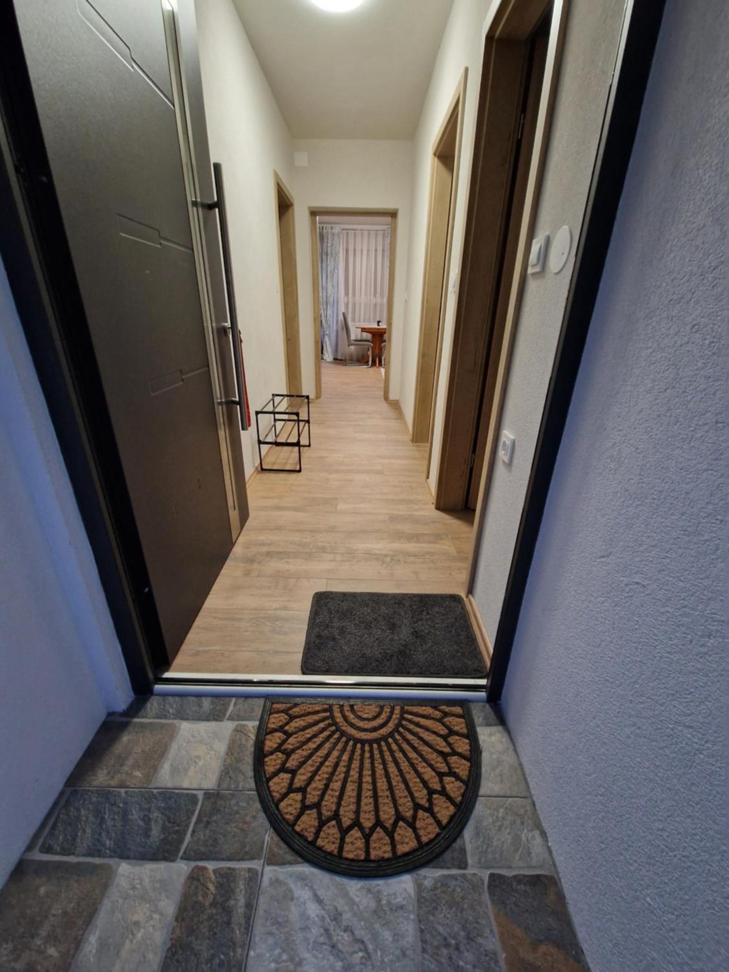 Apartma-Sobe Lejla วิพาวา ภายนอก รูปภาพ